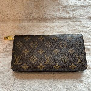 Never Used Louis Vuitton Zippy Wallet Brown and Gold Monogram Zip Wallet